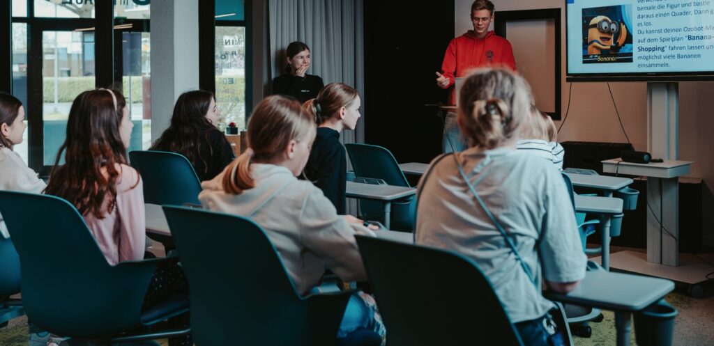 Girls Coding Club